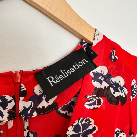 Realisation Par Ozzie dress in pansy (red / multi floral print), size S - Picture 3 of 4